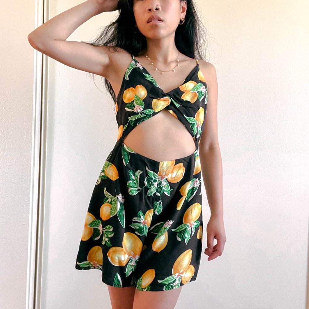 URBAN OUTFITTERS x Kimchi Blue Lemon Romper | Size XS Excellent